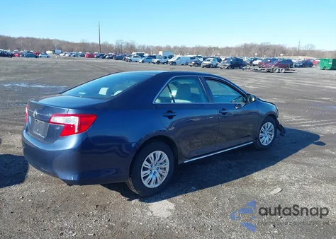 2014 Toyota Camry Le z USA, uszkodzony, nr VIN 4T4BF1FK8ER391258